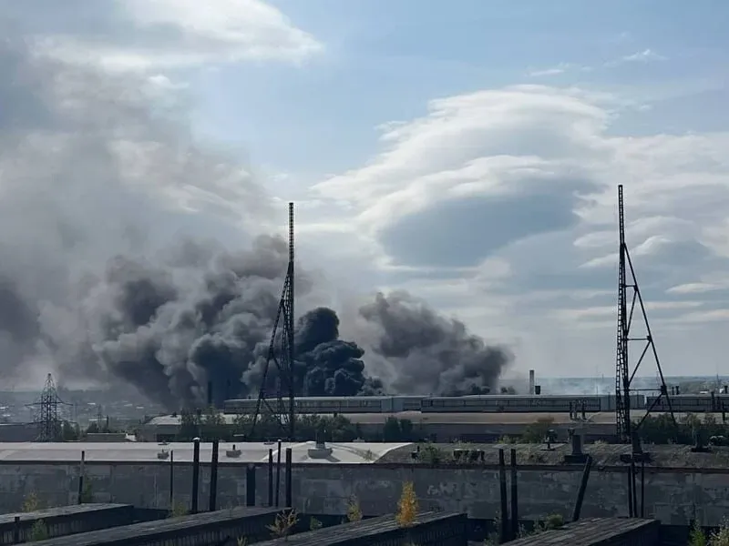 В России горит завод "Омсктрансмаш": производит "Солнцепек" и другую военную технику