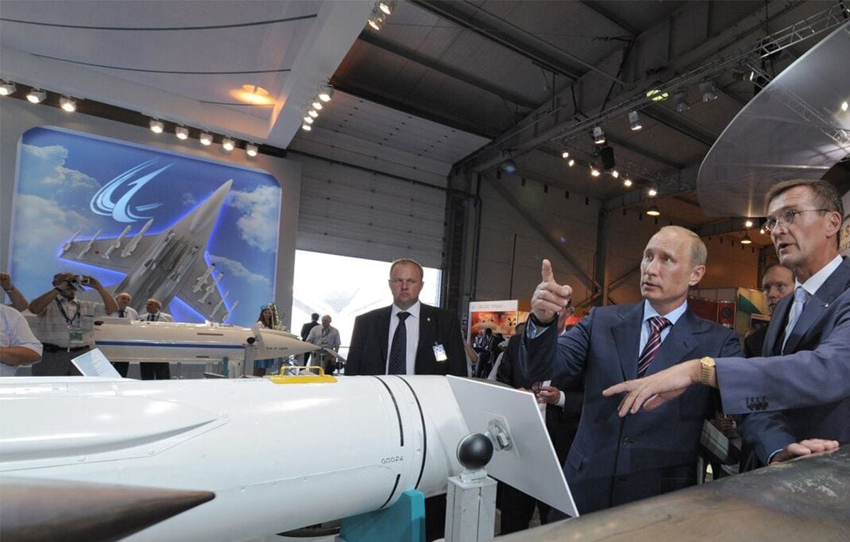 Россияне имеют проблемы с изготовлением ракет, потому что очень зависимы от деталей с Запада