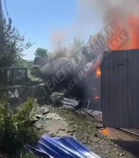 В Казани на частный дом упал российский беспилотник: возник пожар
