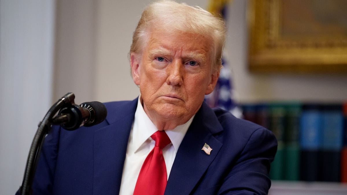 Трамп сказал, что недоволен Путиным и заинтриговал заявлением о "сюрпризе" для главы Кремля