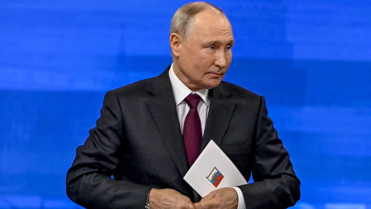 Путин пригрозил атаковать иностранных миротворцев, если те появятся в Украине