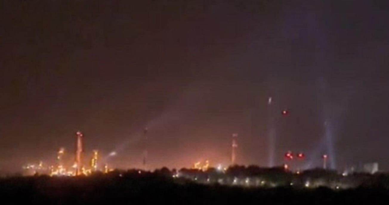 В России поражен Саратовский НПЗ, где производят более 20 видов нефтепродуктов