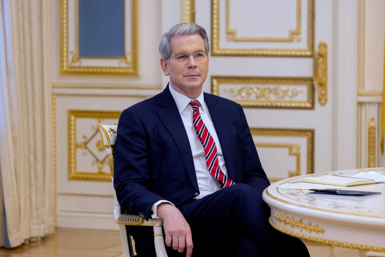 "Все варианты на столе": Бессент не отвергает санкции против России и называет действия Путина отвратительными